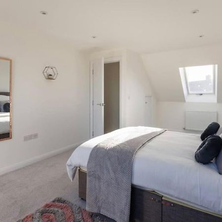 Luxury 3-Bedroom, 2-Bathroom Home Sleeps 7 People Liverpool Bagian luar foto